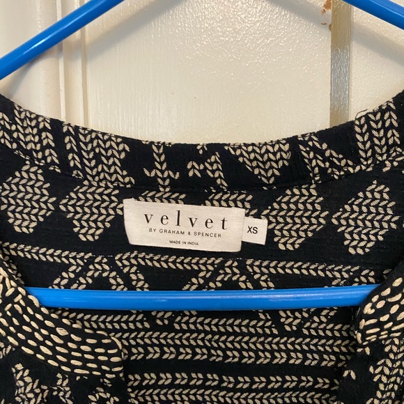 VELVET geometric blouse in XS - Picture 2 of 2